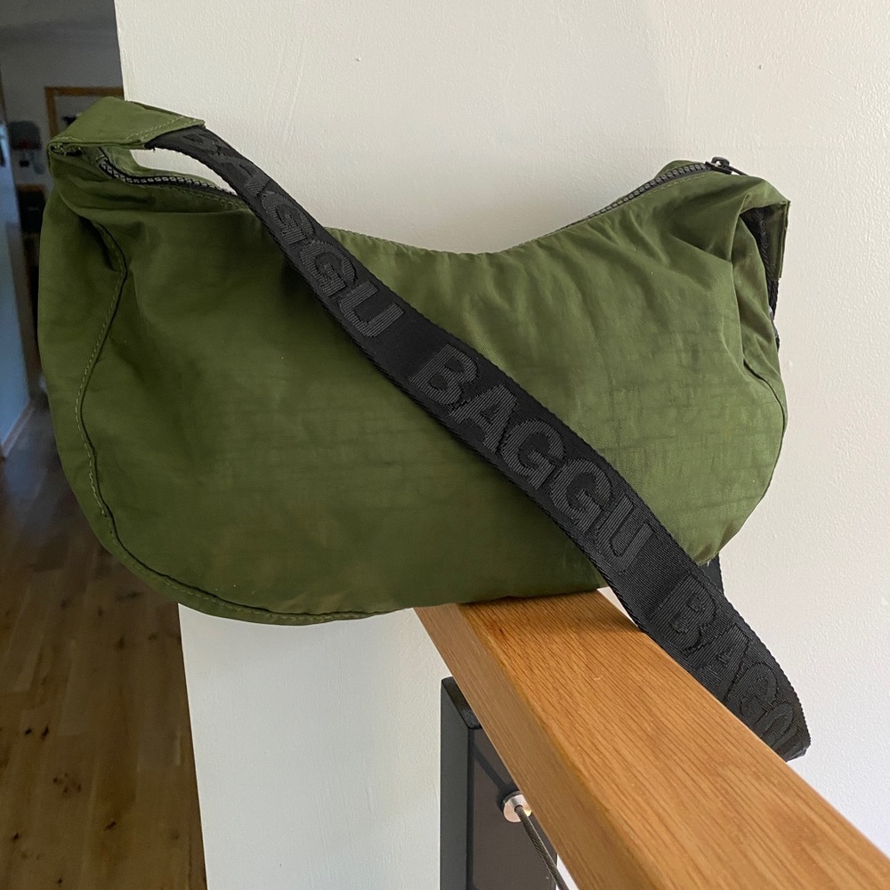 Bay Laurel BAGGU Medium Crescent Bag